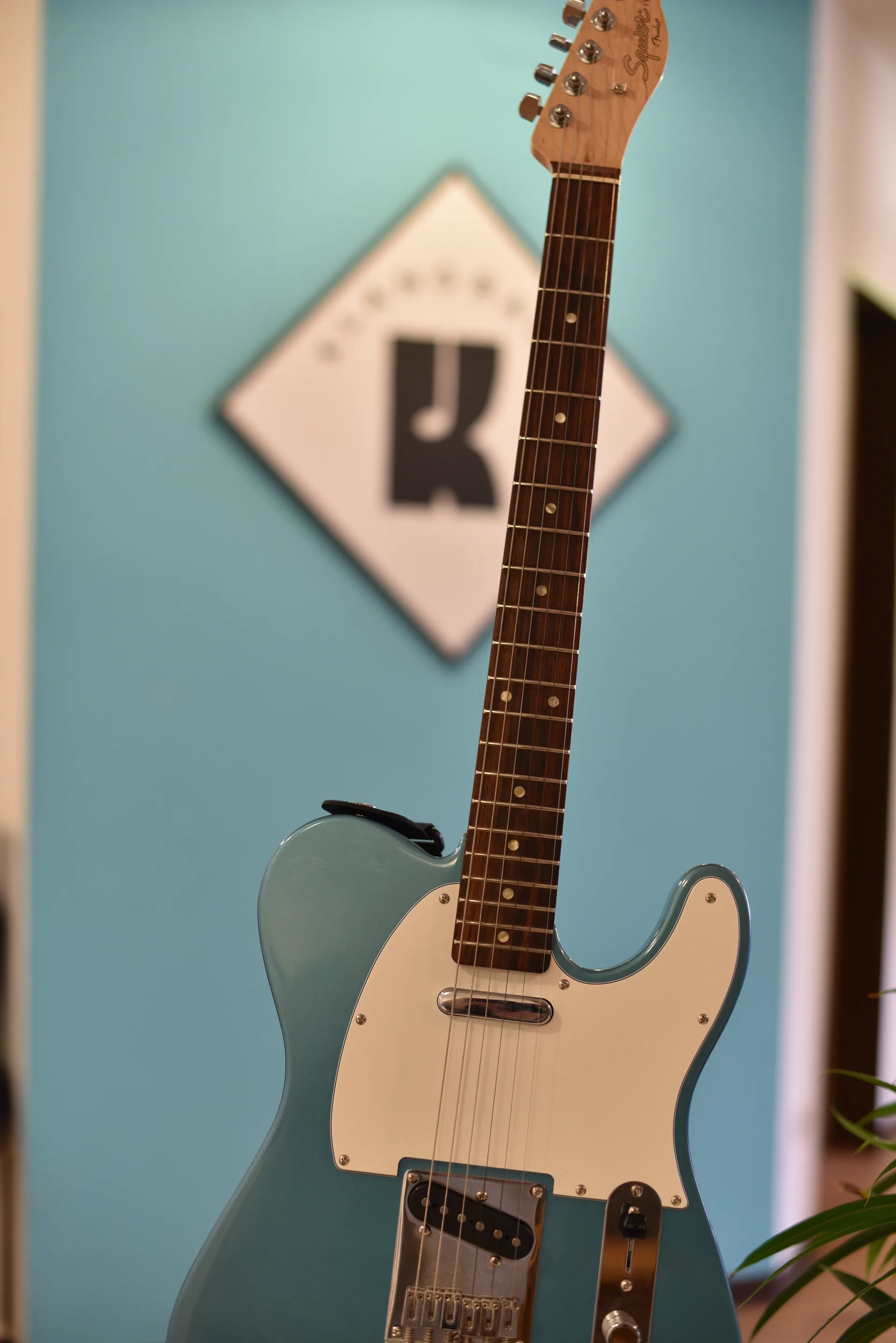 Guitar-006