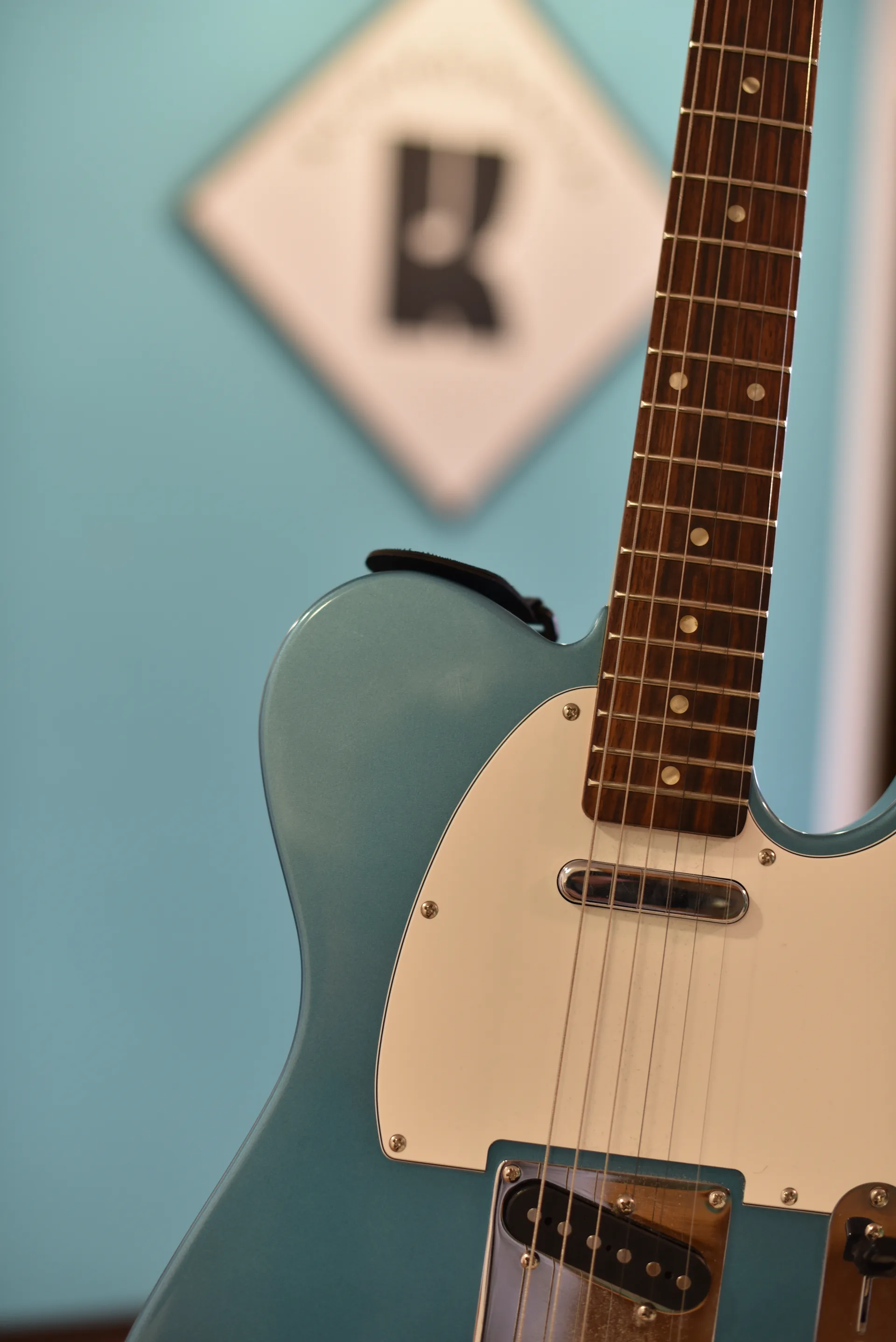 Guitar-007